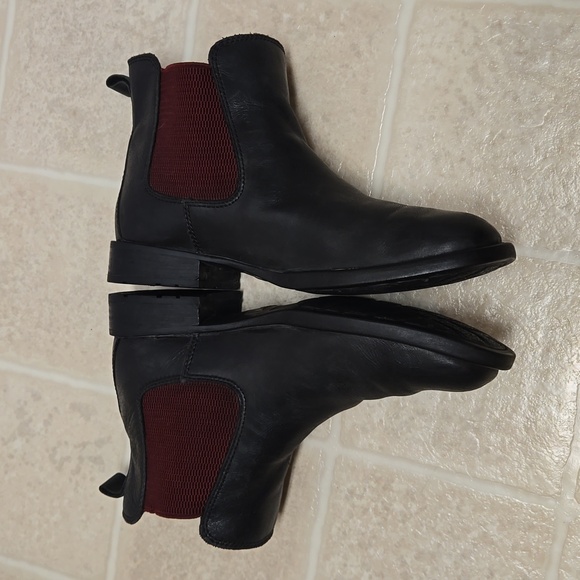 Born Leather Black Booties Size 8.5 - Picture 8 of 16